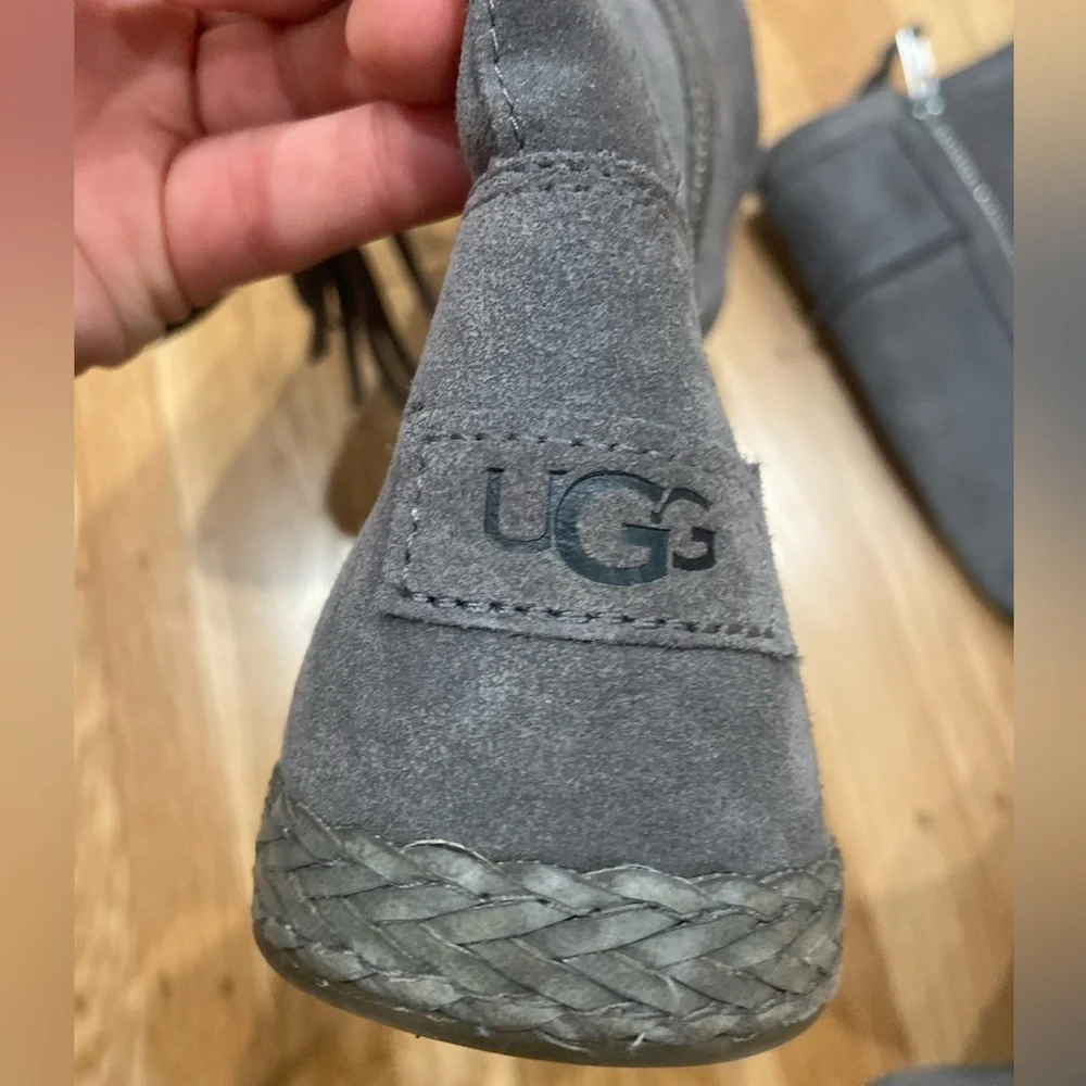 UGG Emerie Knee High Flat Boots Charcoal Gray Suede Tassel Charm Sz 7.5